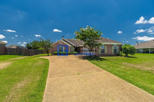 Photo - 3 Bed/2 Bath Home in Pearl