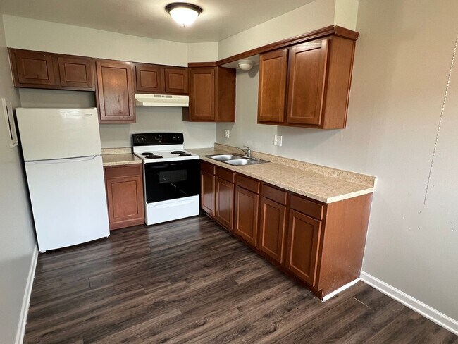 Photo - Warren Park 2 Bedroom Apartment with Balcony Unit 9130 E 10th St- 2