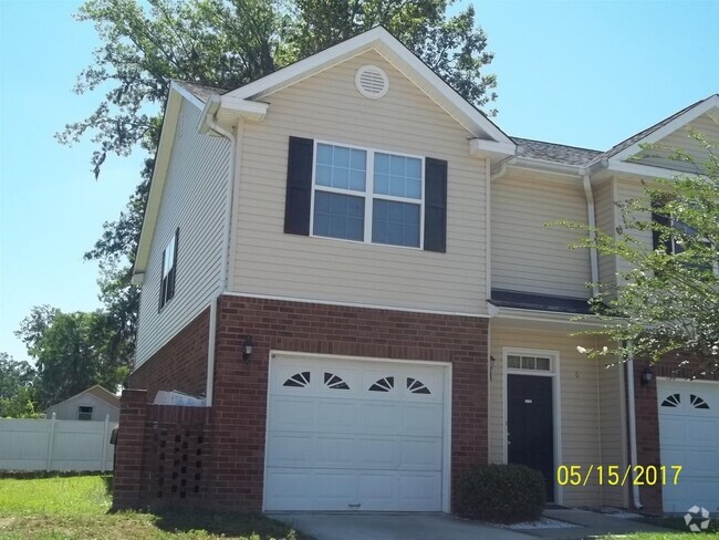 Building Photo - Southside-Yorktown Place Townhomes - Tibet...