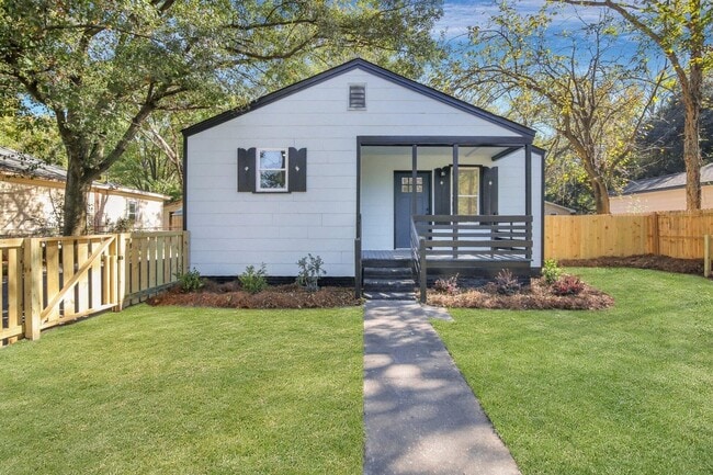 Photo - Beautifully renovated 3 bedroom, 2 bathroom home in the heart of North Charleston
