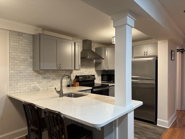 Building Photo - 519 Columbus Ave Rental