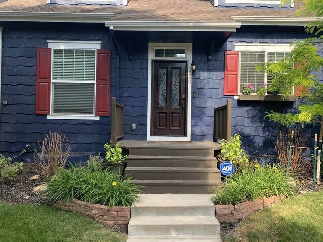 *September Availability! Amazing 4-Bed Sloans Lake Home!