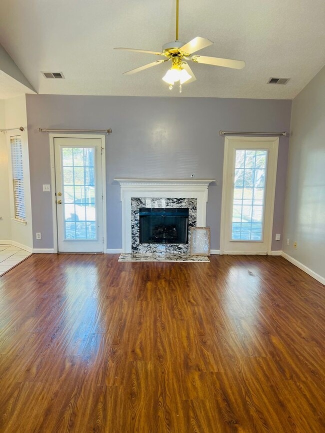 Photo - 3/2 Available Now