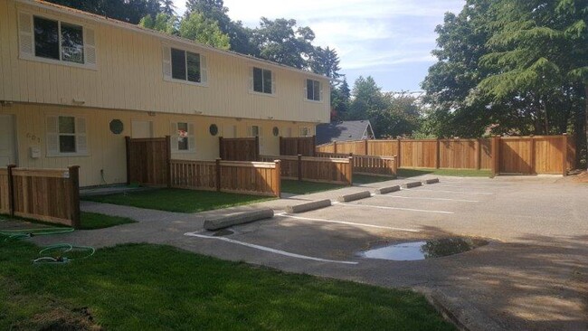 Outside - 603 N Constitution Ave Townhome