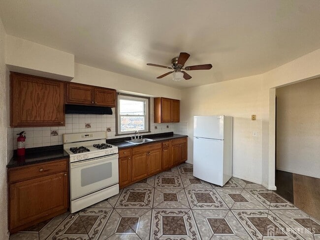 Photo - 34 Carteret Ave Unit 2