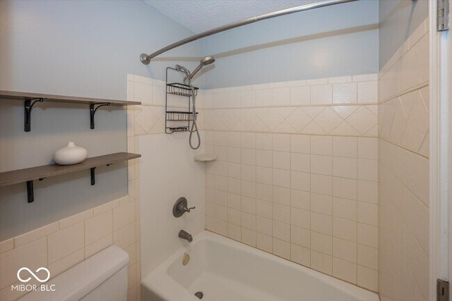 Photo - 493 E Arch St