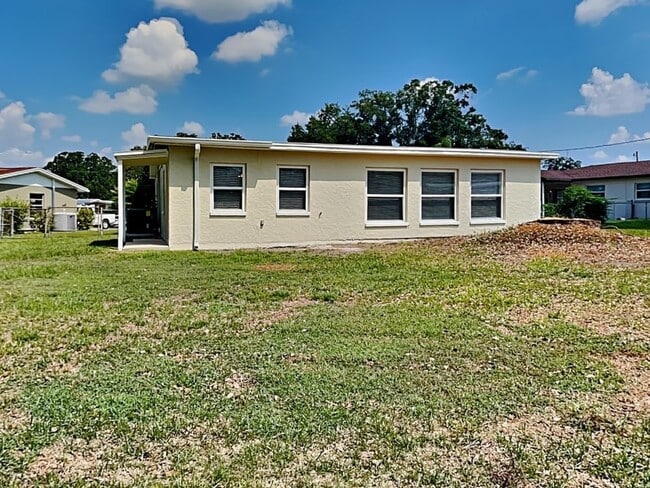 Building Photo - 725 Clayton St