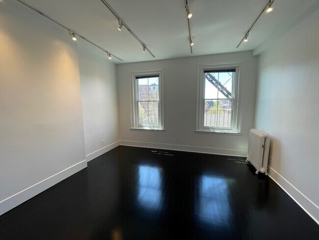 Photo - 254 W Newton St Unidad 3##