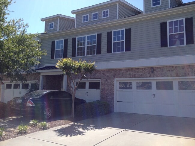 Building Photo - 404 Black Smith Ln