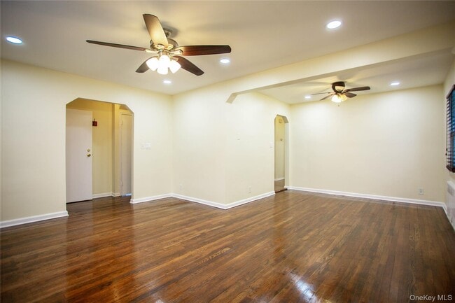 Photo - 193 Nassau Blvd