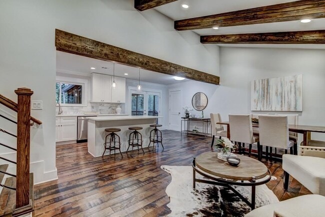 Photo - 260 Moonshadow Ct