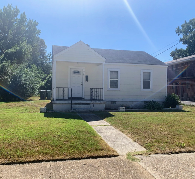 Photo - 1921 Hubert Ave House