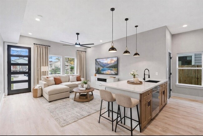 Photo - 7349 Sandle St