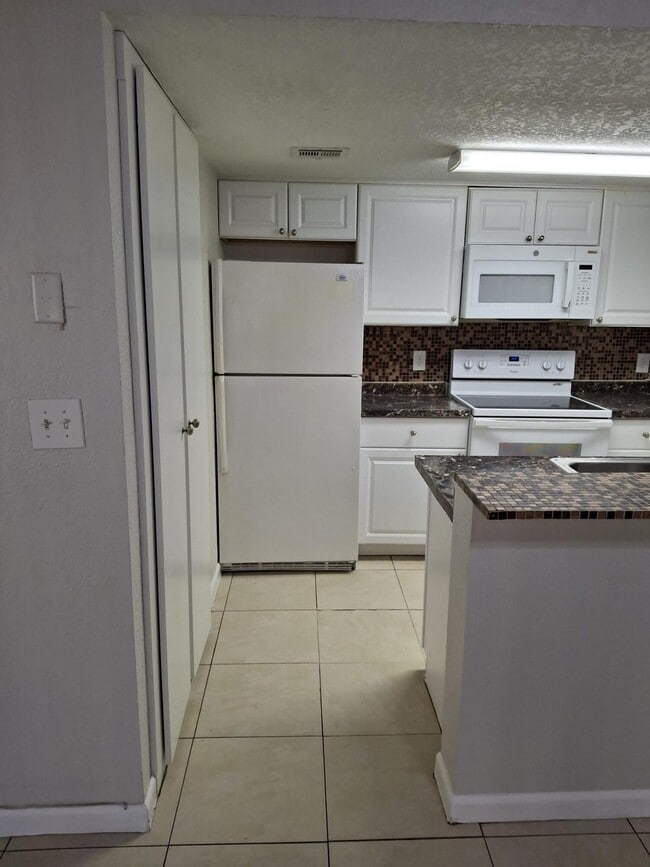 Photo - 3238 Coral Lake Ln