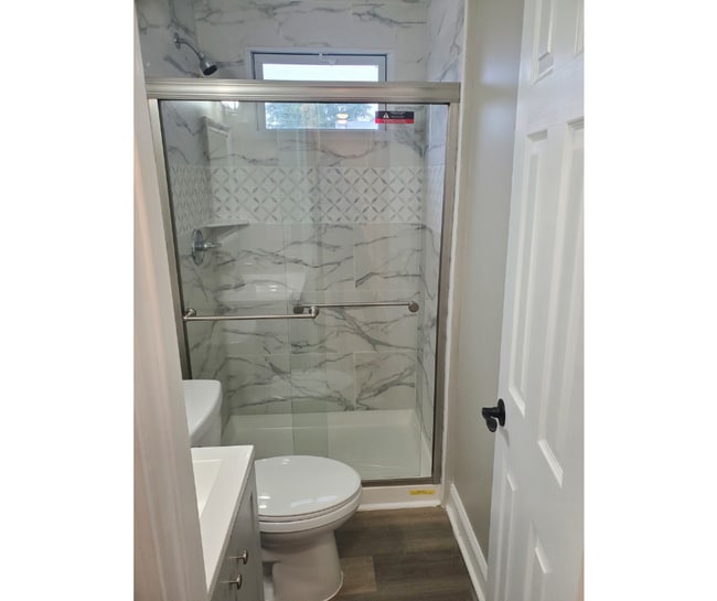 Photo - 17 W Talbott St