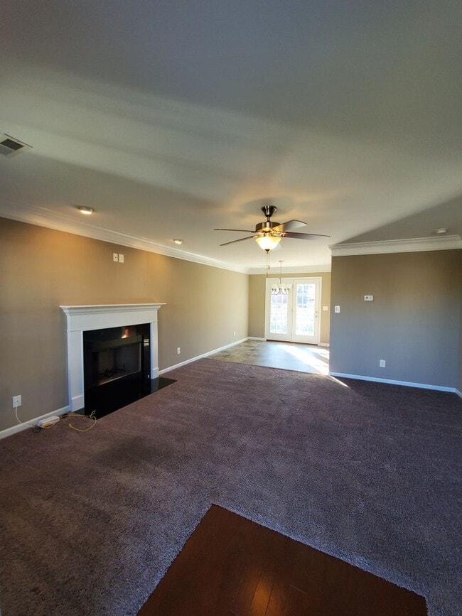 Photo - Maryville 37804 - 3 bedroom, 2.5 bath home with fireplace - Call Karen Robertson (865) 454-7626