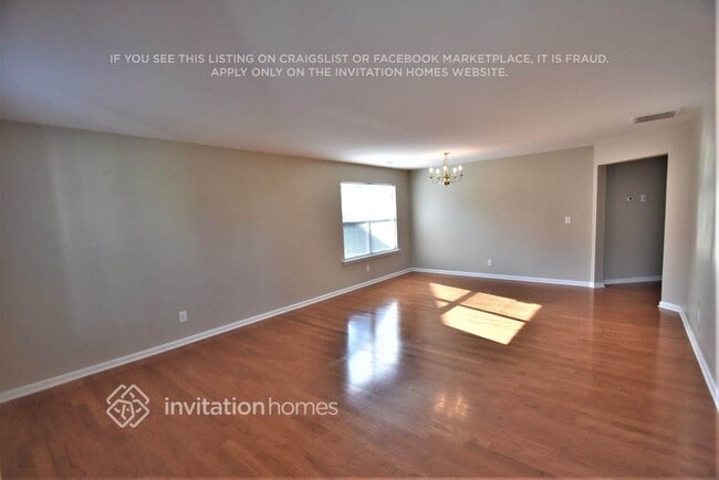 Photo - 2943 Edgewater St SW