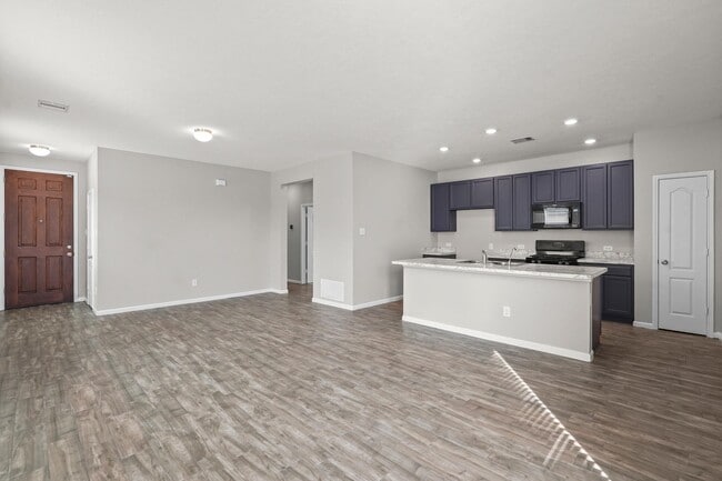 Building Photo - 2547 Hawthorn Park Ct