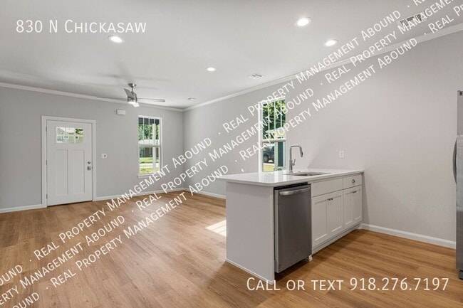 Photo - 830 N Chickasaw-