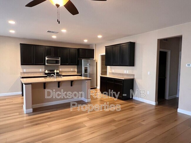 Photo - 2065 Tawleed Rd