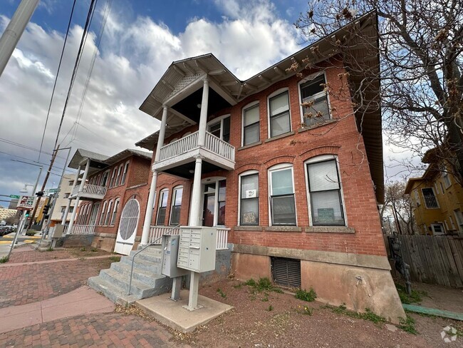 Building Photo - 1008 Central Ave SW Unit Apt G