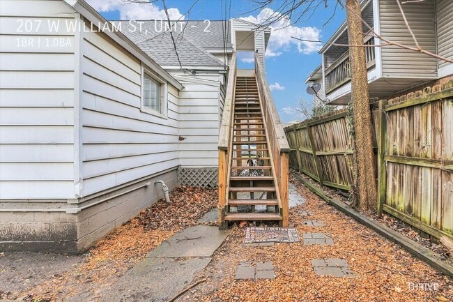Photo - 207 W William St
