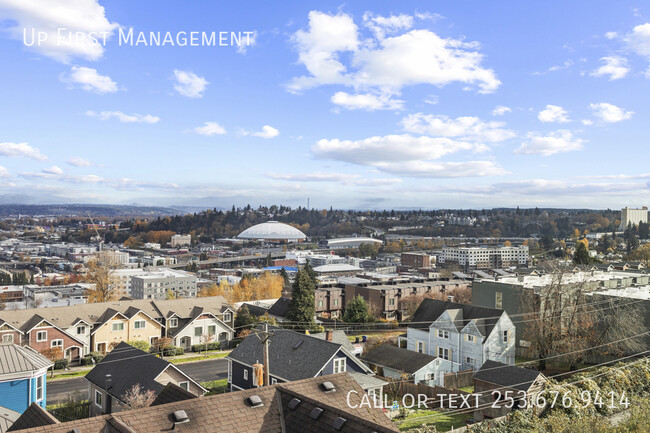 Photo - 2103 S Yakima Ave Townhome