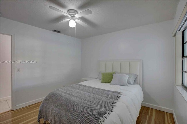 Photo - 418 SE 4th St