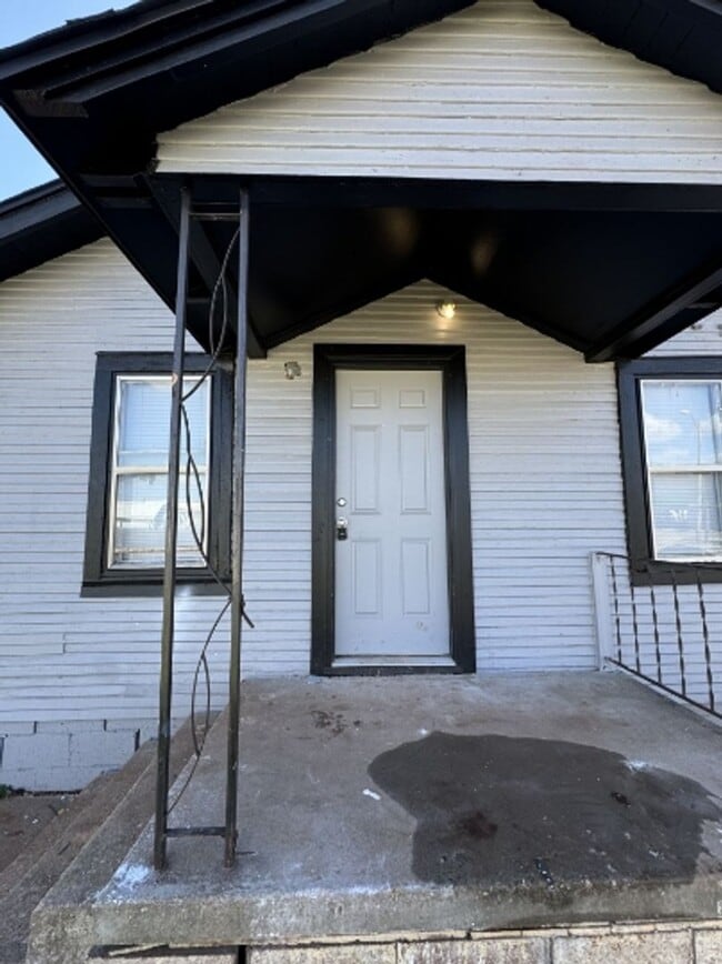 Building Photo - 133 SE 45th St