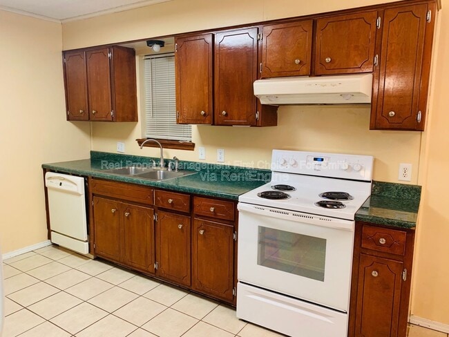 Photo - 3305 Grinnell Ave