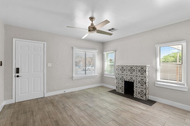 Photo - 13th & Taylor