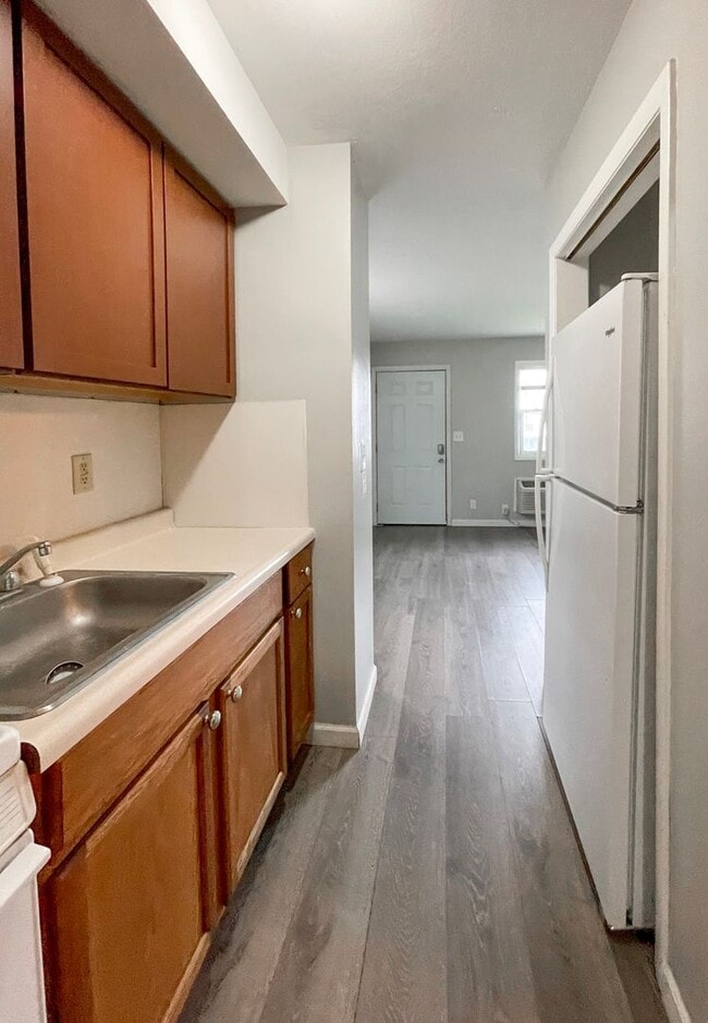 Photo - *AVAILABLE NOW!* Cozy One Bedroom Duplex! Unit 1812 W 7th St.