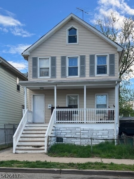 Photo - 494 Monroe St