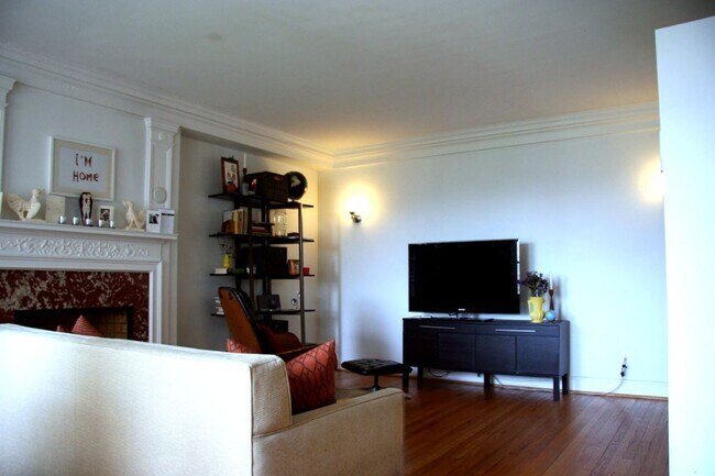 Photo - 15 E Kirby St Unit 806