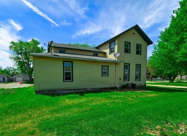 Building Photo - Charming 5 Bedroom Home in Aledo with Mode...