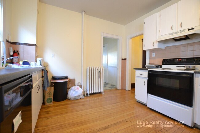 Photo - 327 Faneuil St Unit 3