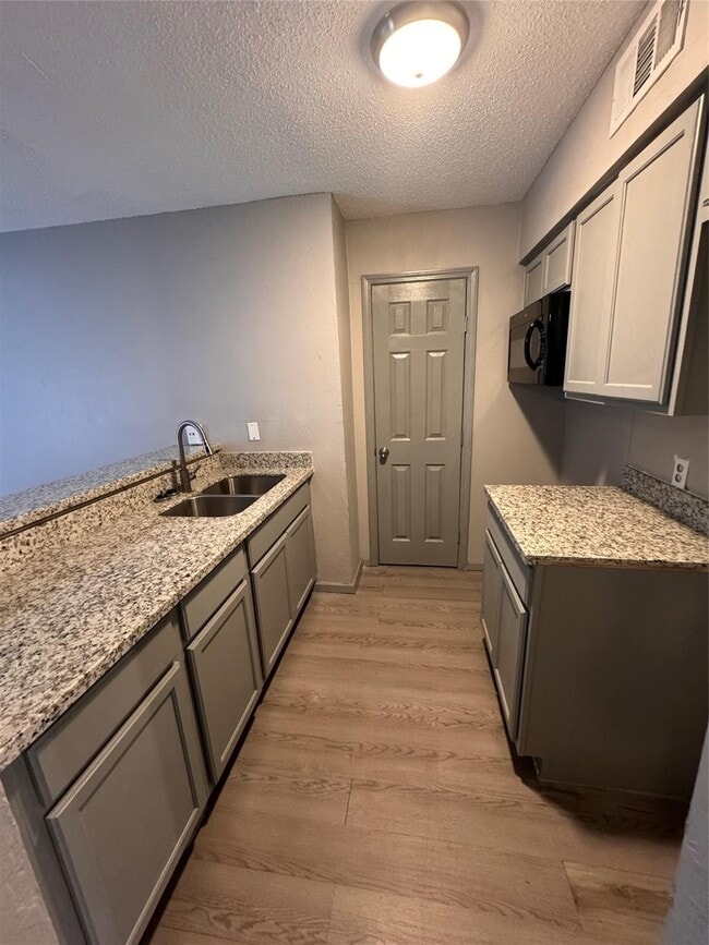 Building Photo - 610 Ferry Rd Unit 17 Rental