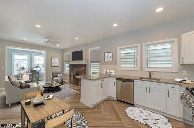 Photo - 319 Glenwood Ave