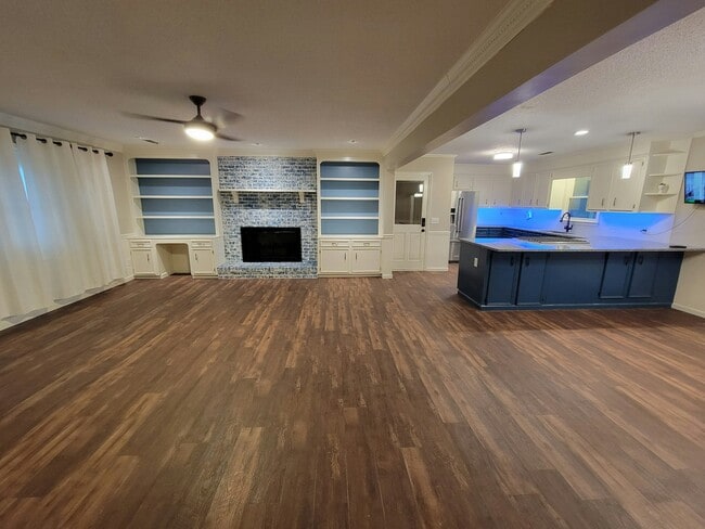 Photo - 741 Longwood Dr