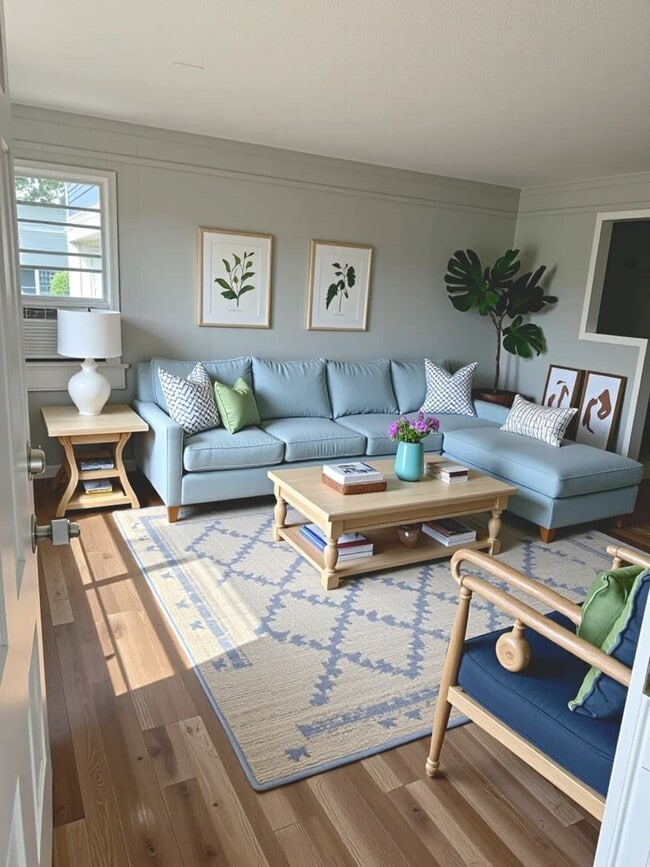 Charming & Updated 2-Bedroom Home+Garage i... - Charming & Updated 2-Bedroom Home+Garage i...