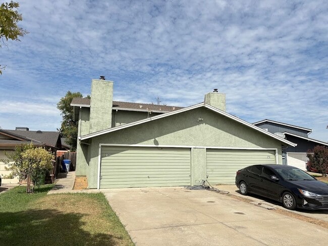 Building Photo - 276 Camellia Way Unit 276