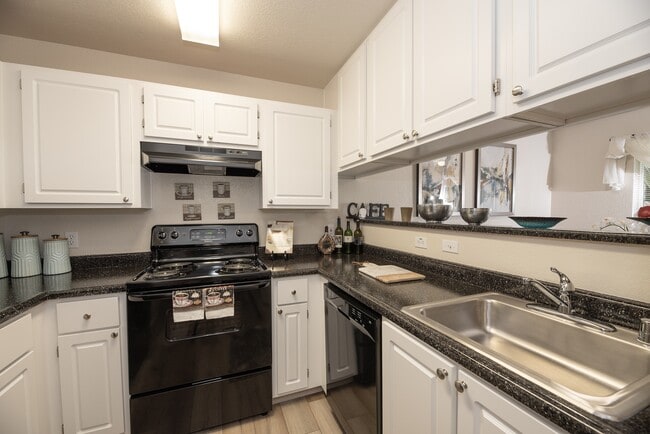 Building Photo - Autumn Oaks Apartments