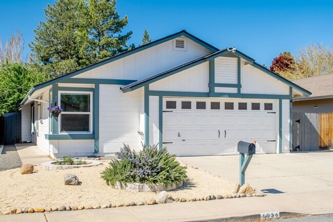 3 Bed 2 Bath NorthWest Reno Home - 3 Bed 2 Bath NorthWest Reno Home