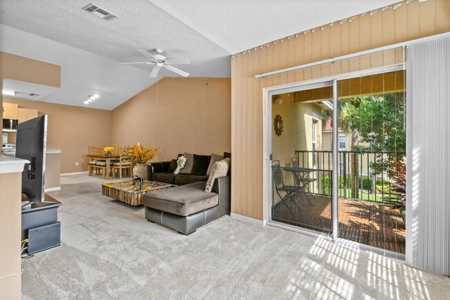 Building Photo - 10354 Fox Trail Rd S Unit 1505 Rental