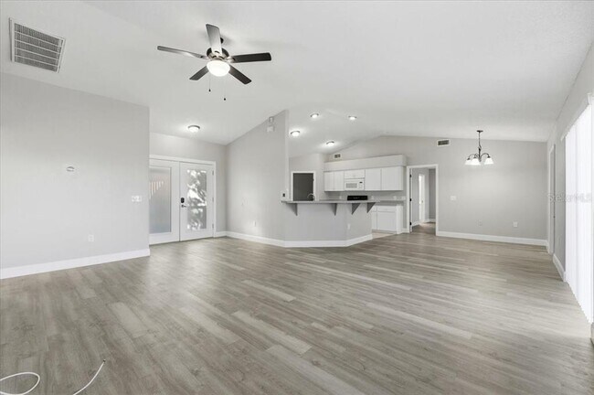 Photo - 985 Highland Crest Cir