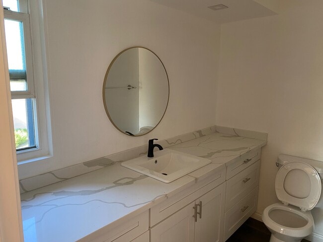 Photo - 140 E El Norte Pkwy