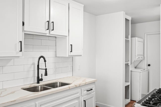5549 Fulcher Ave Unit 2