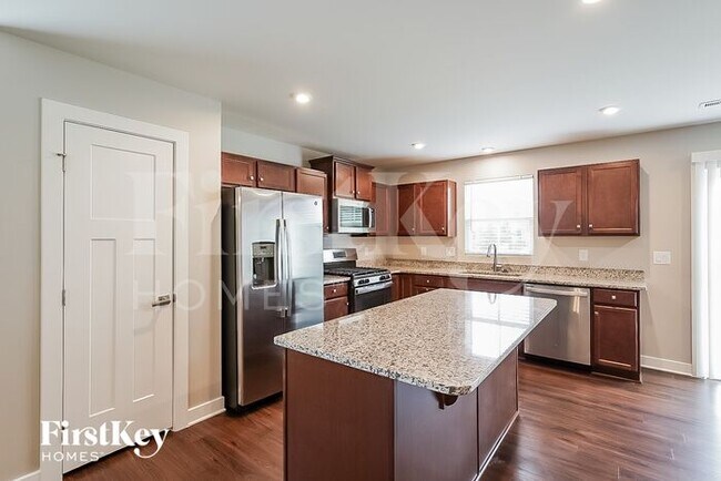 Photo - 903 Wilkinson Ln