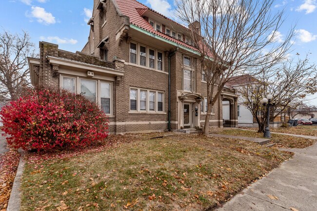 Photo - 408 W Mulberry St Unit 2E