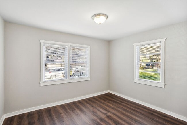 Building Photo - Very nice 2BR/1BA Home In Downtown Savannah